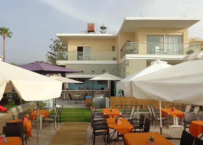 Litinakis Studios Sea View & Litinakis Studios Garden View 700 Meters Away