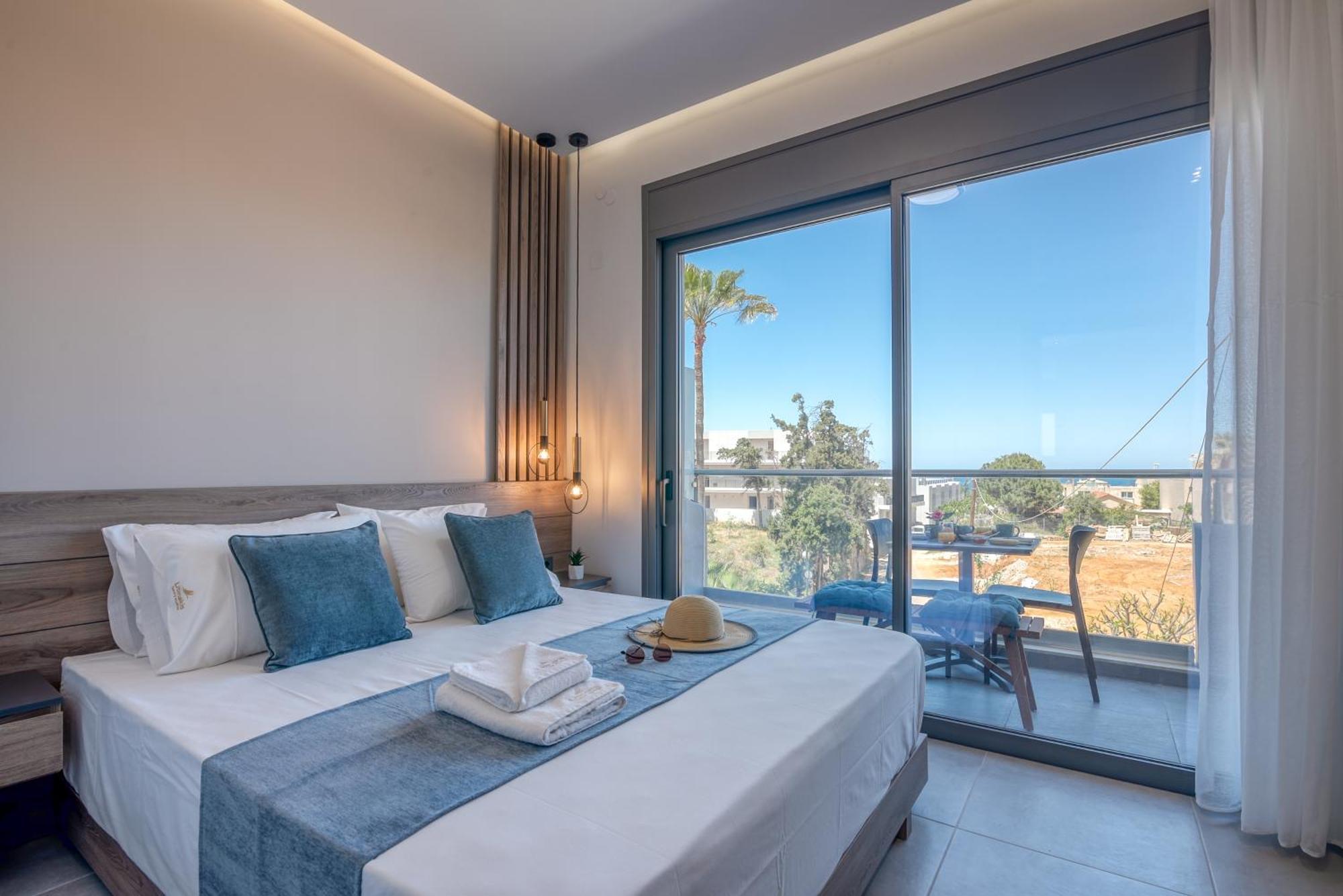 Litinakis Sea View & Litinakis Garden View 700 Meters Away * Aγία Μαρίνα