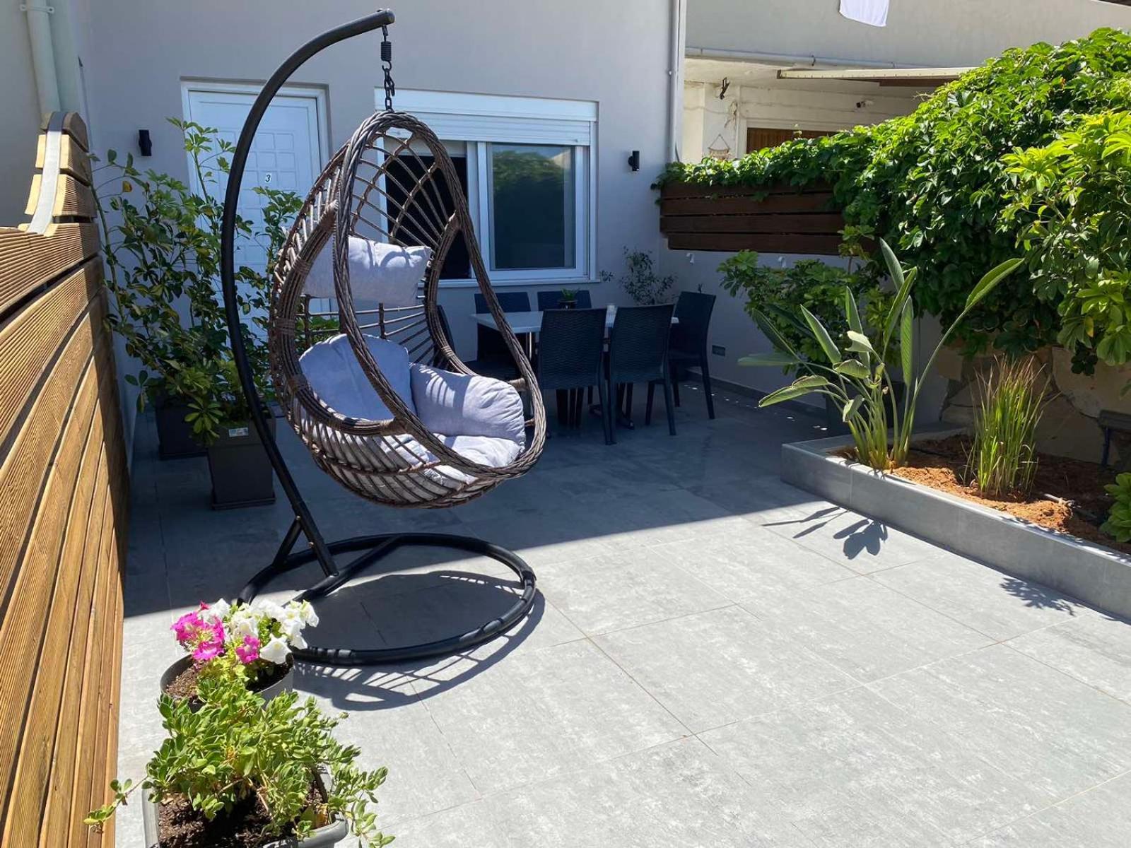 Litinakis Sea View & Litinakis Garden View 700 Meters Away